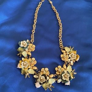 Loft chunky necklace